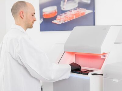 Co-innovation of Bioink and Powerful 2Photon Bio-Printer Allows 3D-Printing of Living Cells for Bioapplications with Unprecedented Precision